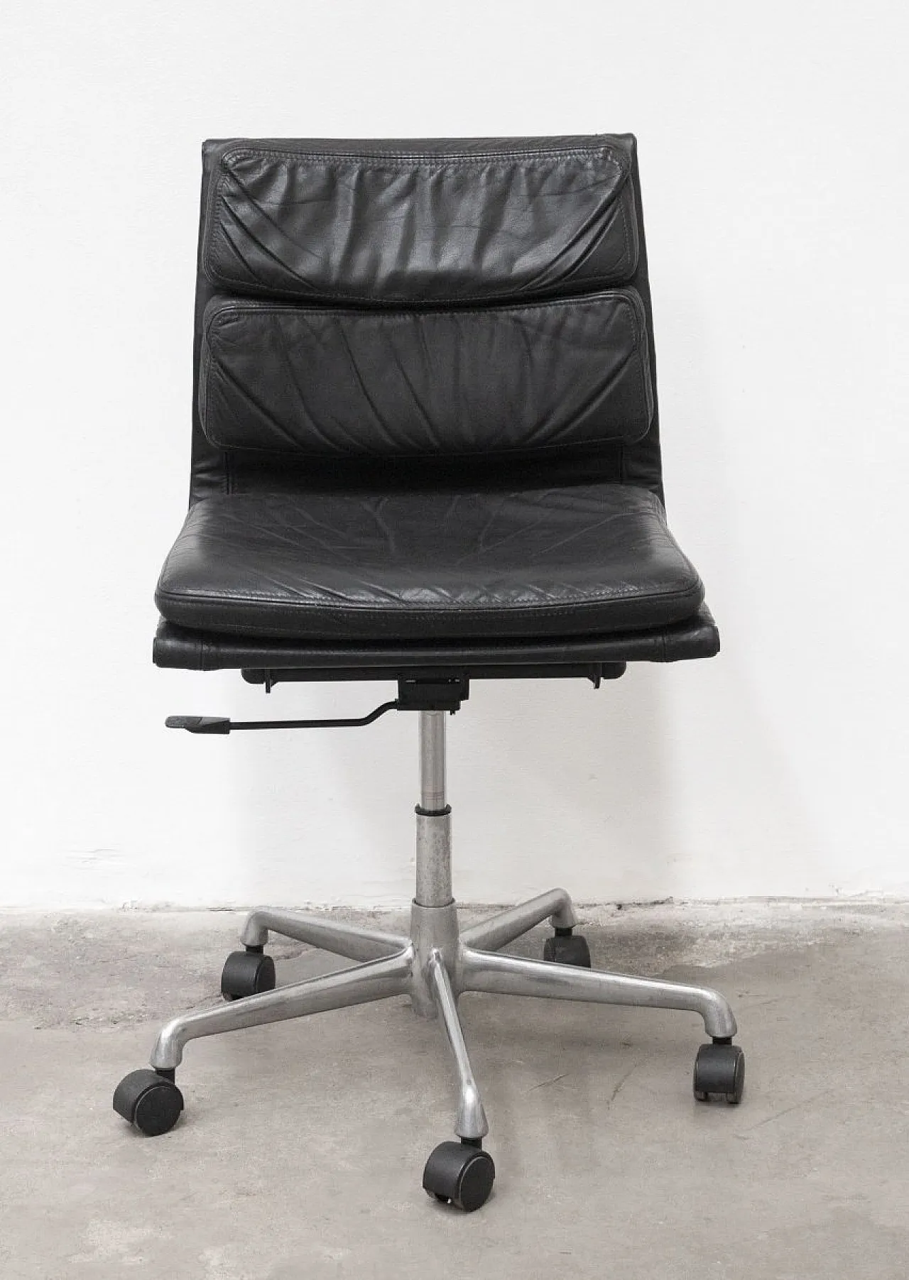 3 Aluminium chairs by Charles & Ray Eames Chairs for ICF, 1970s 15