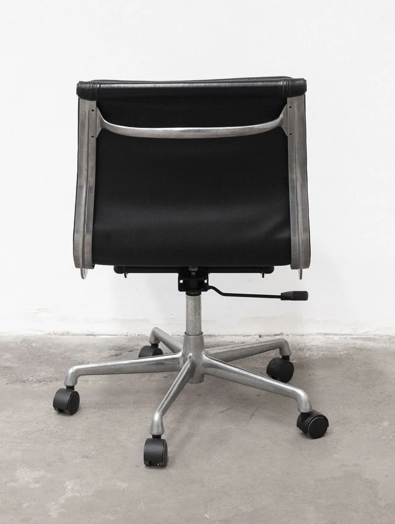 3 Aluminium chairs by Charles & Ray Eames Chairs for ICF, 1970s 19
