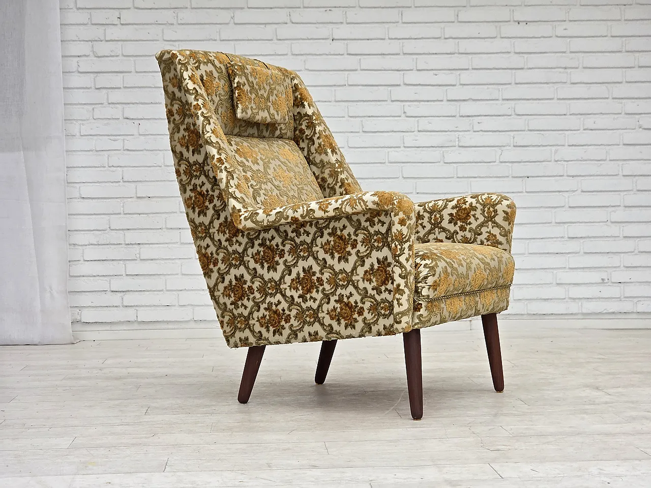 Anni '70, poltrona danese con schienale alto, tessuto per mobili, legno di teak. 2