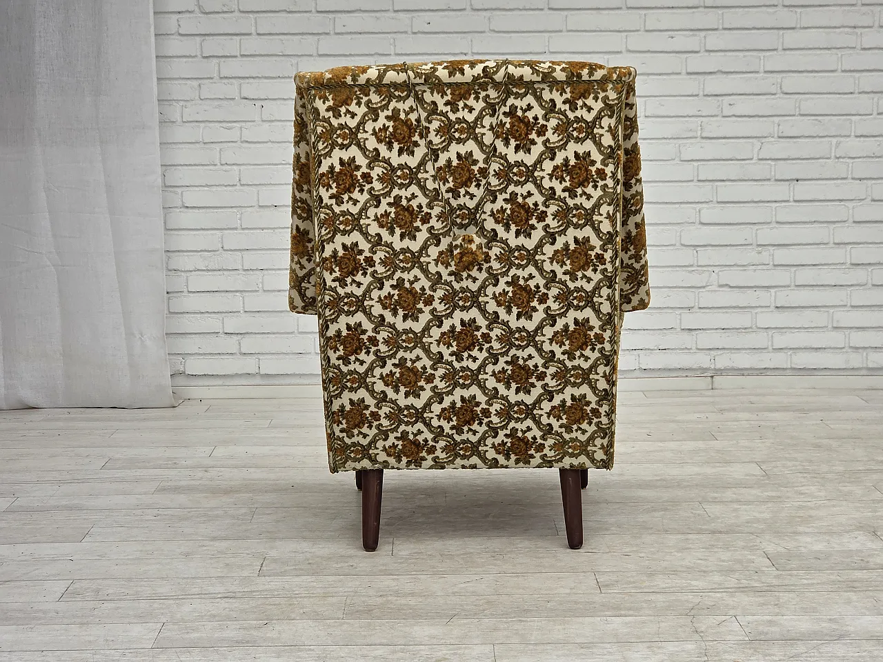 Anni '70, poltrona danese con schienale alto, tessuto per mobili, legno di teak. 12