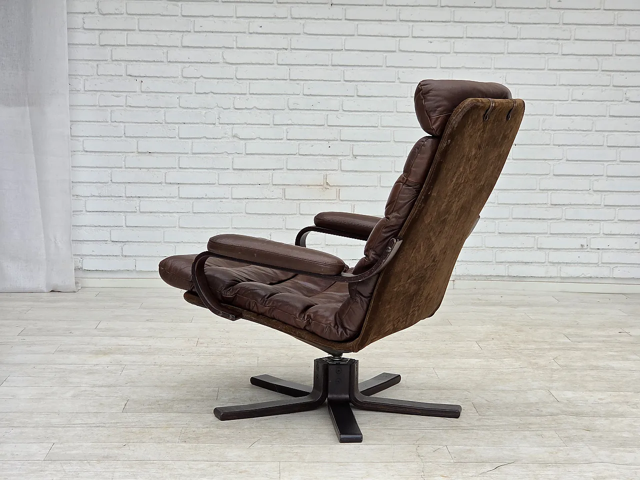 Anni '70, poltrona girevole danese di Georg Thams, pelle marrone per arredamento. 16