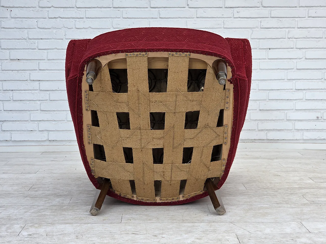Anni '60, poltrona danese, tessuto originale d'arredo rosso. 18