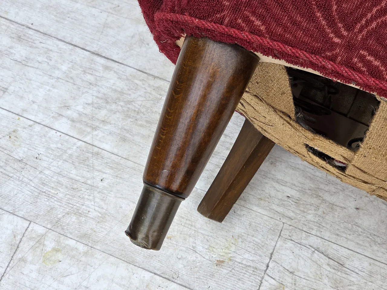 Anni '60, poltrona danese, tessuto originale d'arredo rosso. 19