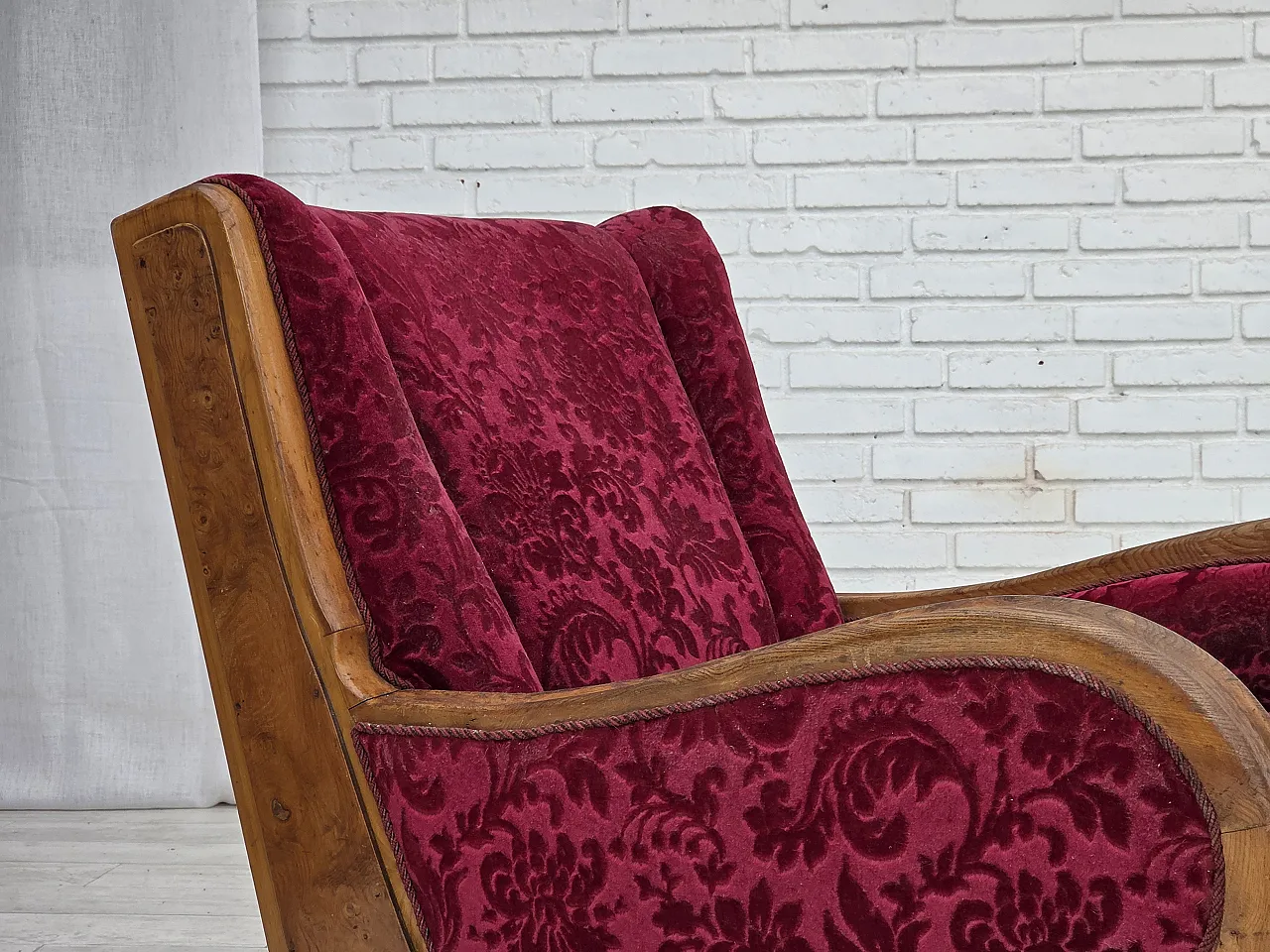 Anni '50, poltrona relax danese, velluto rosso, legno di quercia. 4