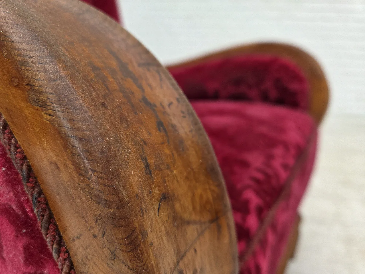 Anni '50, poltrona relax danese, velluto rosso, legno di quercia. 6