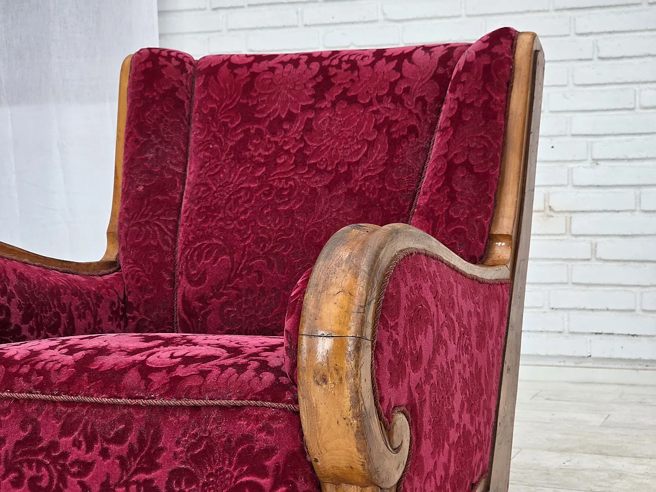 Anni '50, poltrona relax danese, velluto rosso, legno di quercia. 10