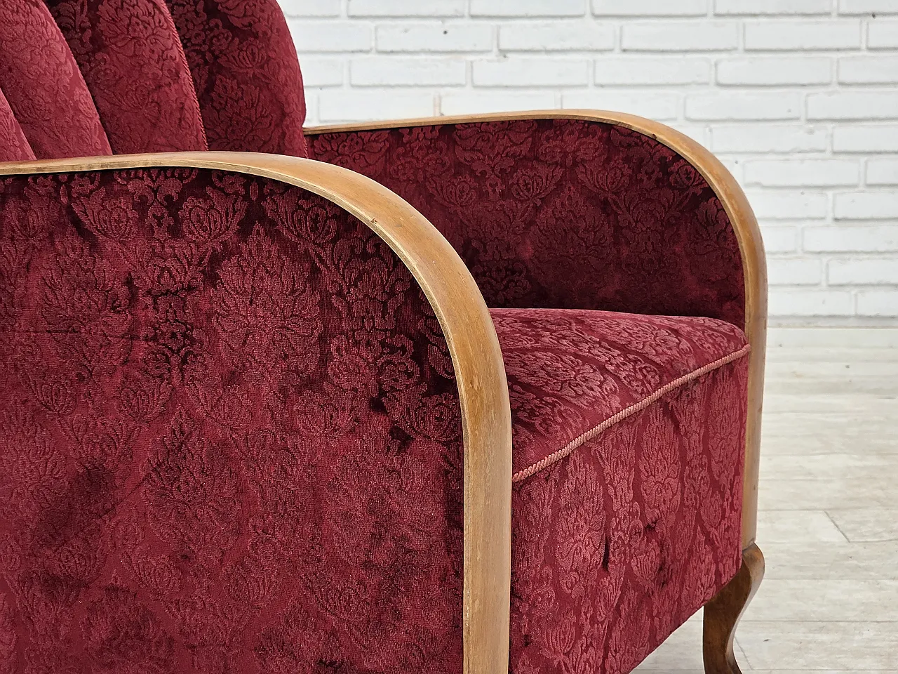 Anni '60, poltrona danese, mobili in velluto rosso ciliegia. 4