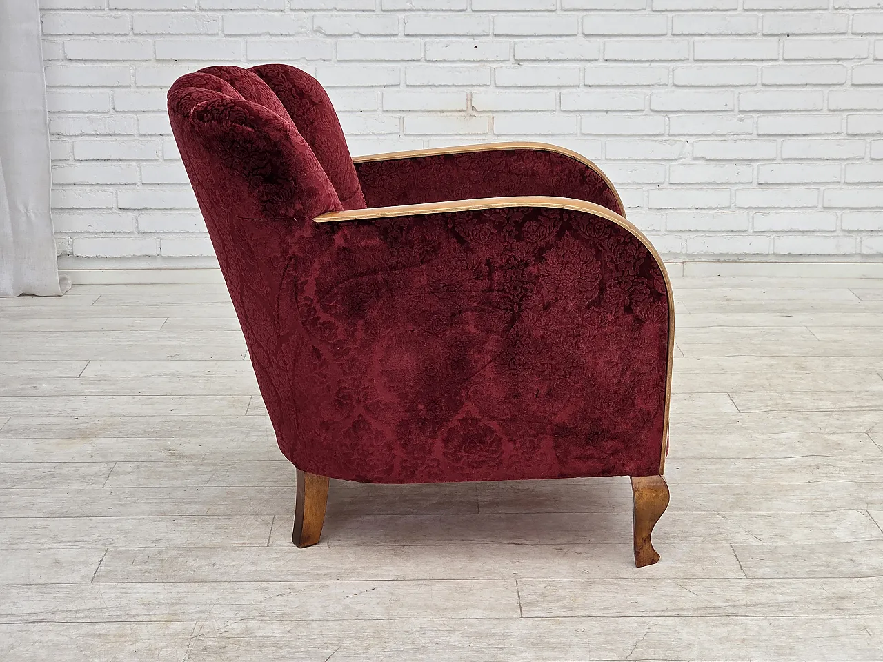 Anni '60, poltrona danese, mobili in velluto rosso ciliegia. 11