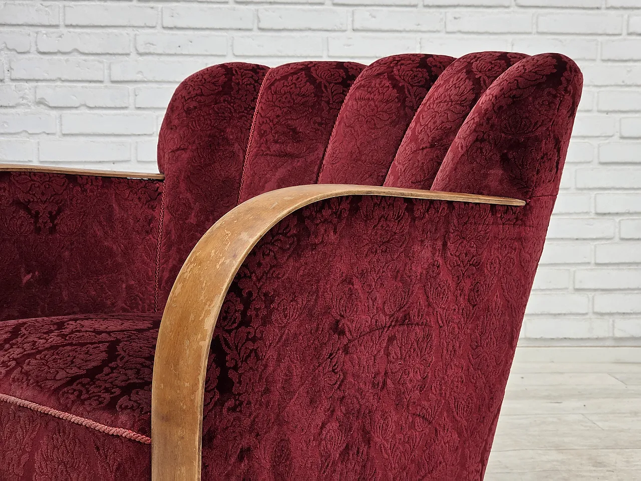 Anni '60, poltrona danese, mobili in velluto rosso ciliegia. 19