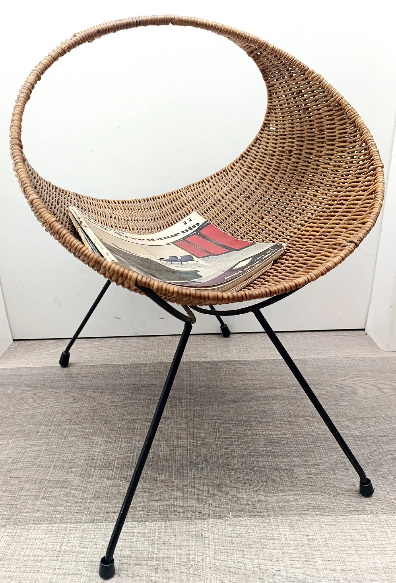 Magazine rack by Campo e Graffi  in wicker and iron, 1960s 3