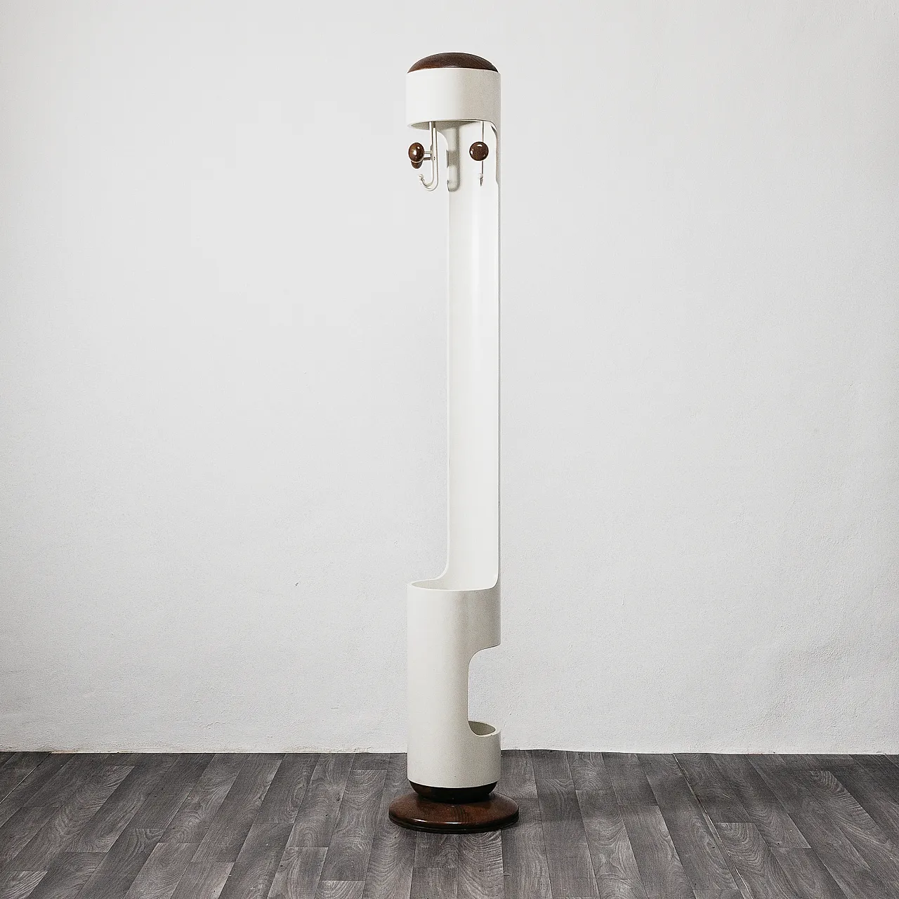 Clothes stand Joe Colombo style, 60s 1