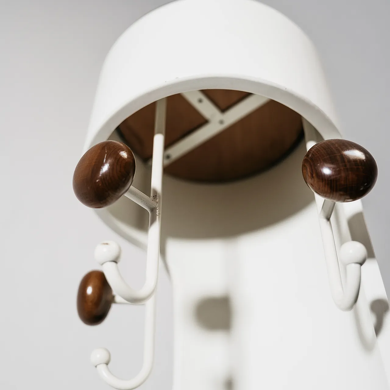 Clothes stand Joe Colombo style, 60s 4