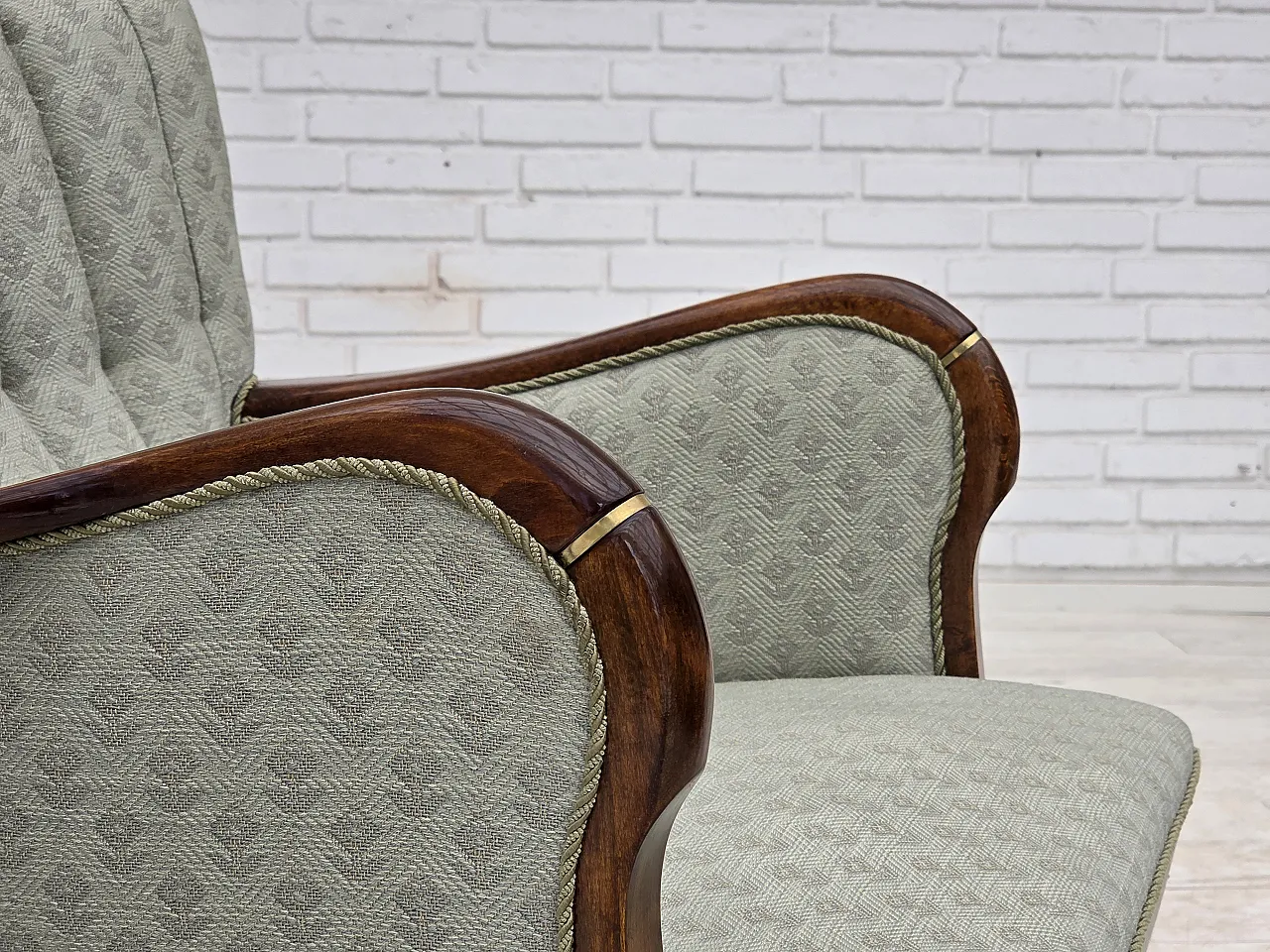 Anni '60, poltrona danese, tessuto d'arredamento azzurro, legno di faggio. 3