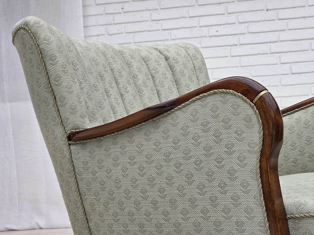 Anni '60, poltrona danese, tessuto d'arredamento azzurro, legno di faggio. 9