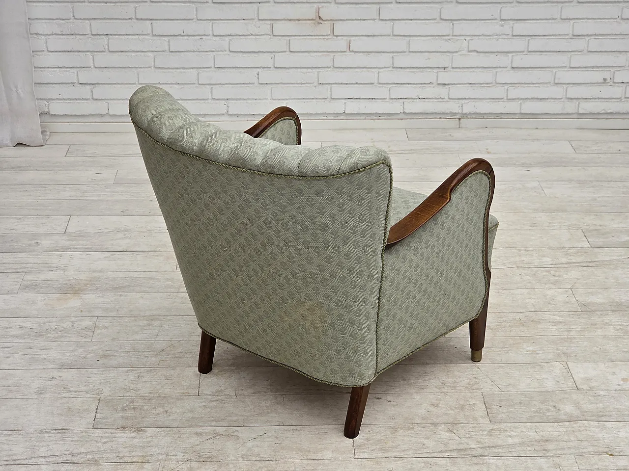 Anni '60, poltrona danese, tessuto d'arredamento azzurro, legno di faggio. 14