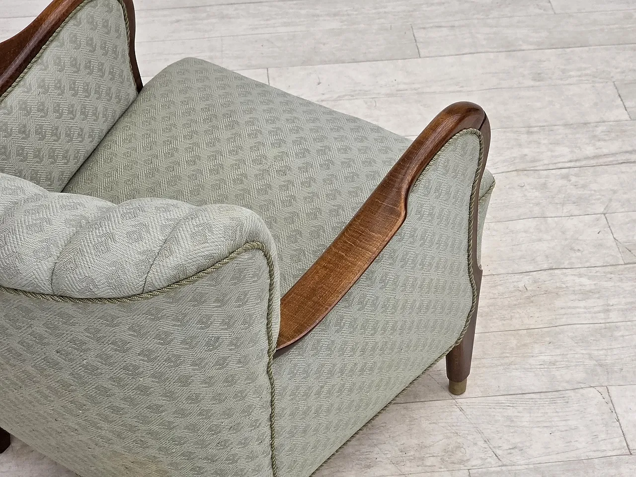 Anni '60, poltrona danese, tessuto d'arredamento azzurro, legno di faggio. 15