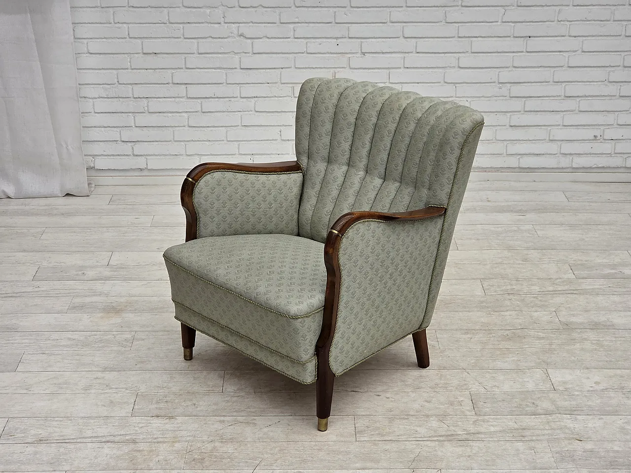 Anni '60, poltrona danese, tessuto d'arredamento azzurro, legno di faggio. 19