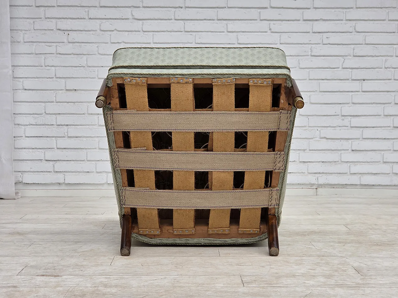 Anni '60, poltrona danese, tessuto d'arredamento azzurro, legno di faggio. 20