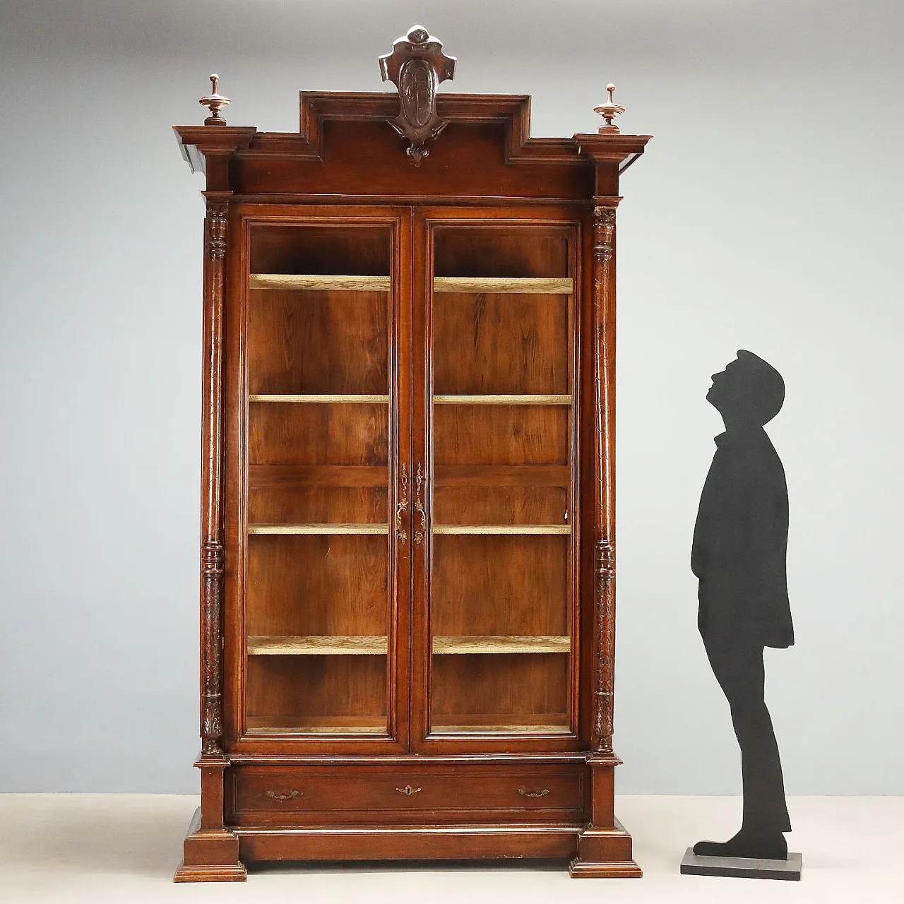 Walnut display cabinet with glass doors, 19th century 2