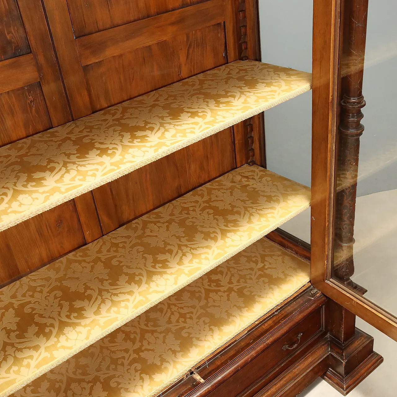 Walnut display cabinet with glass doors, 19th century 4