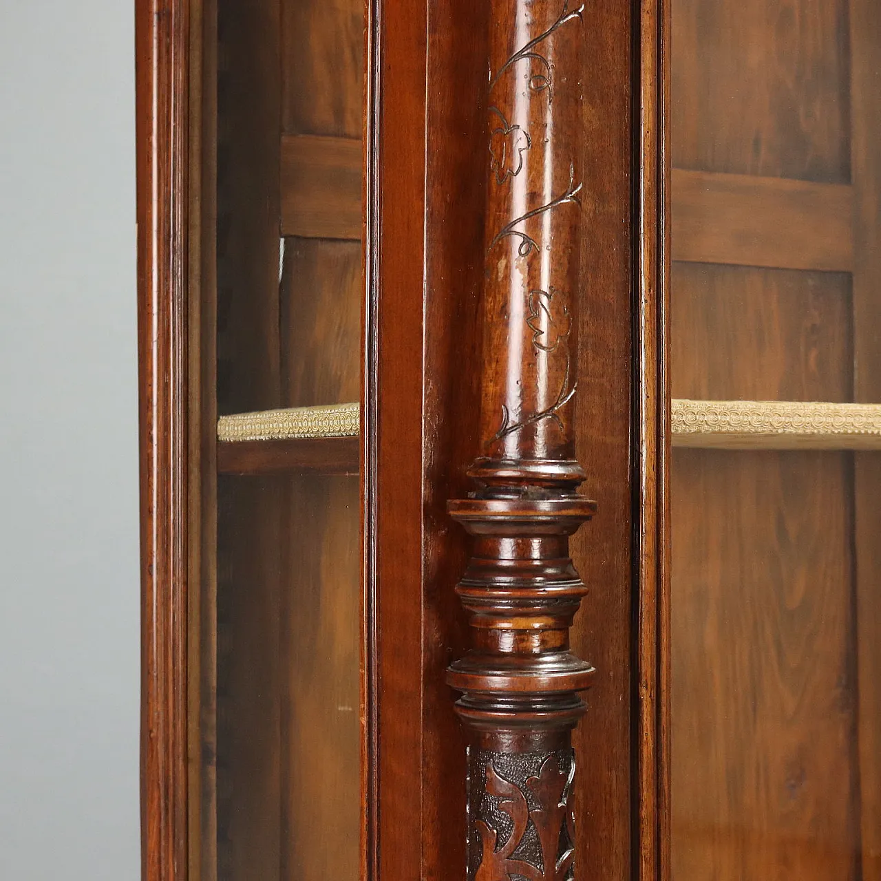 Walnut display cabinet with glass doors, 19th century 9