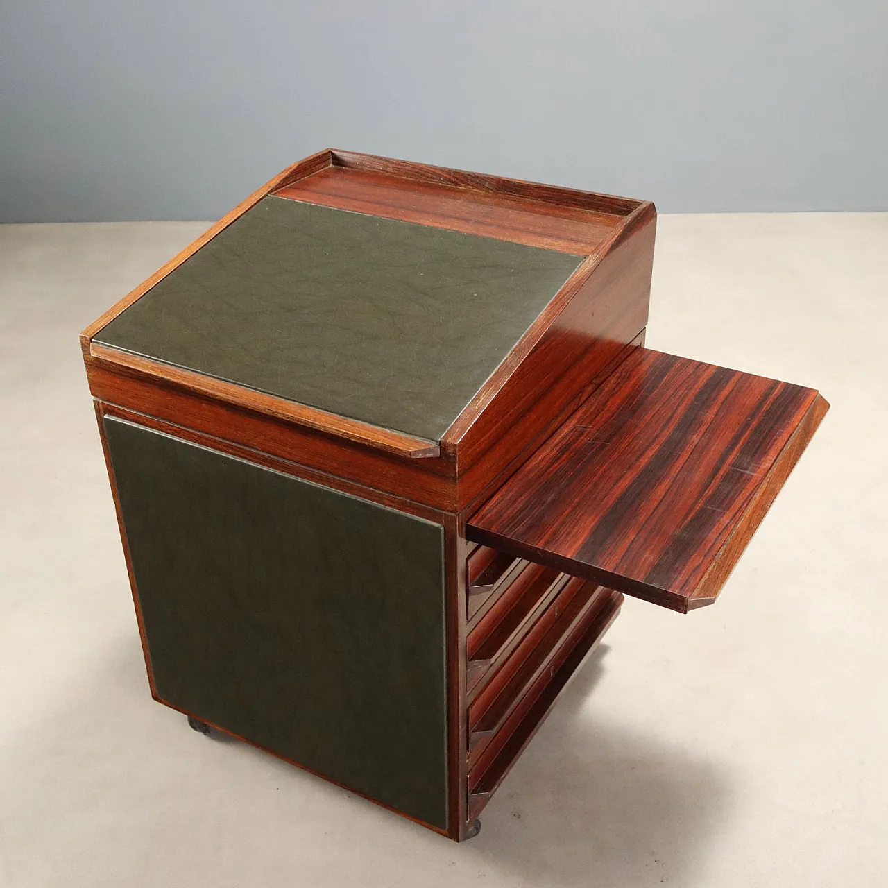 Mobile a cassetti con scrittoio, anni '60 7