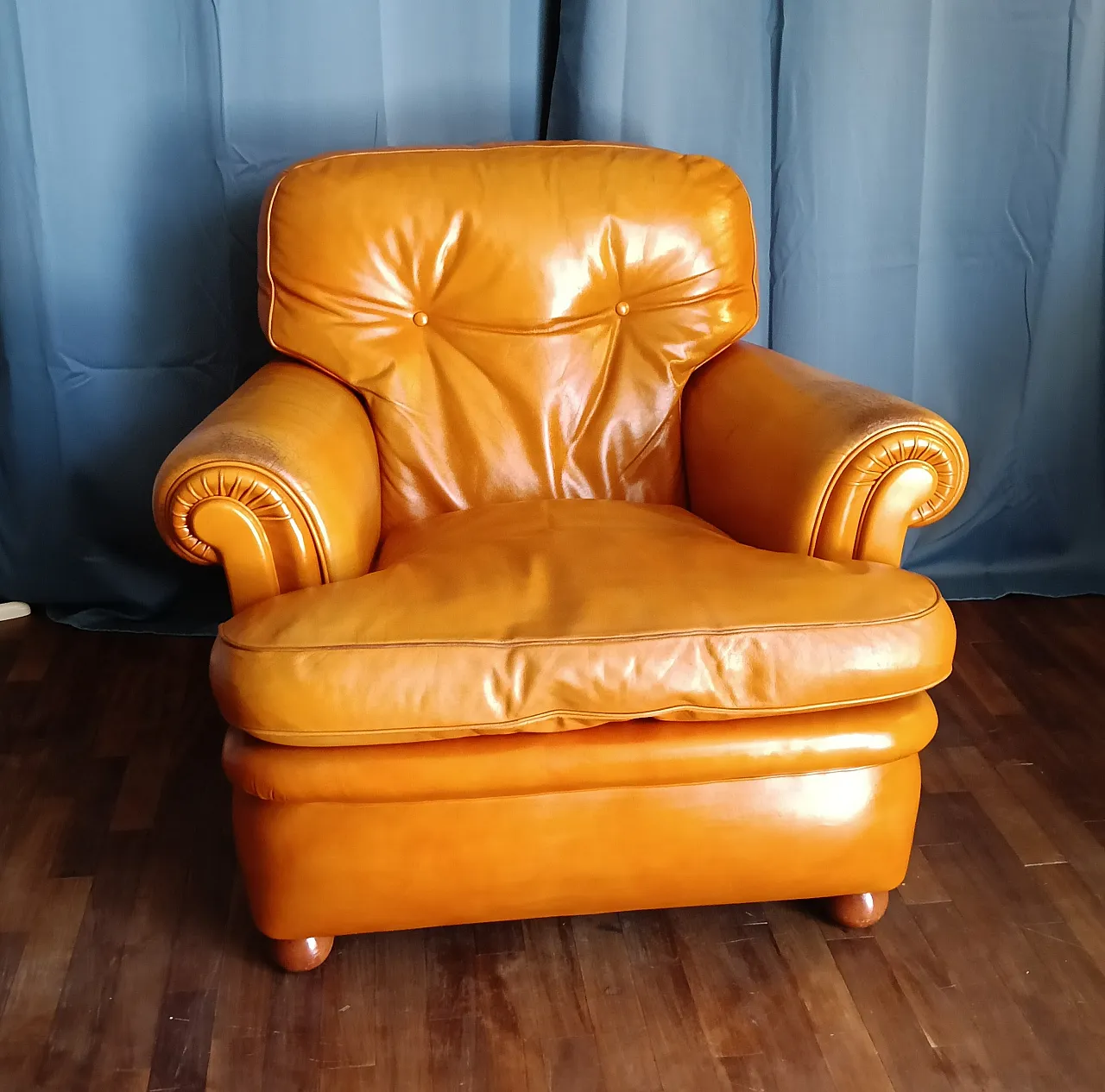 Frau armchair, Dream model. 80s 2