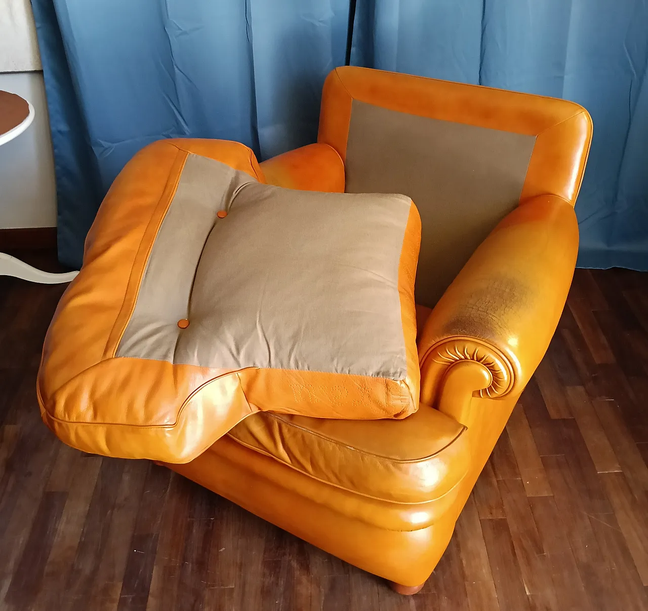 Frau armchair, Dream model. 80s 21