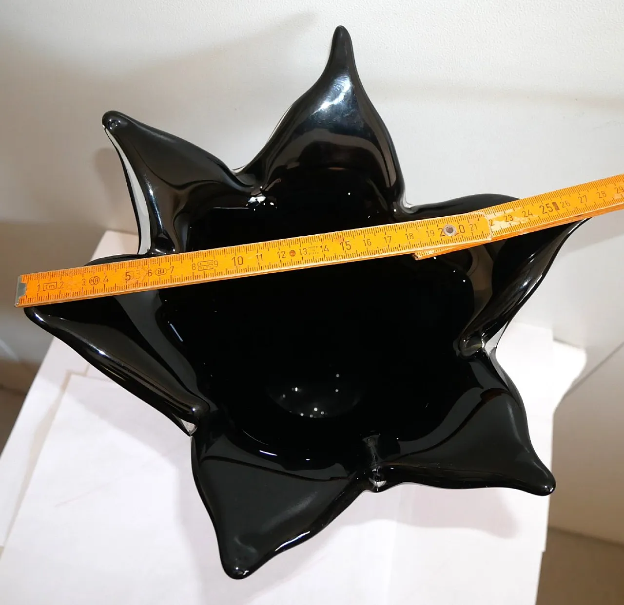 Vaso a fazzoletto in vetro di Murano nero, anni '70 10