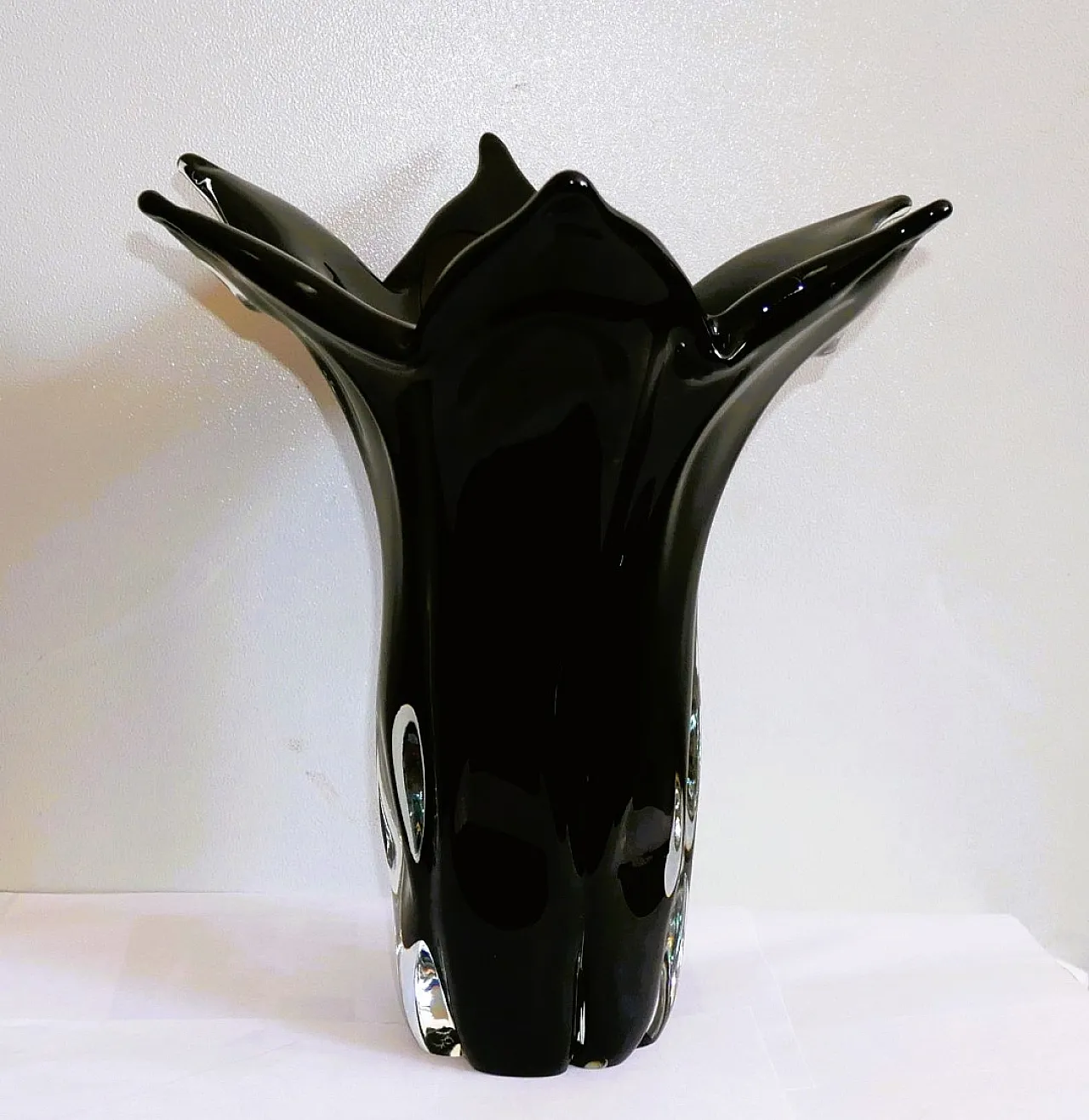 Vaso a fazzoletto in vetro di Murano nero, anni '70 11