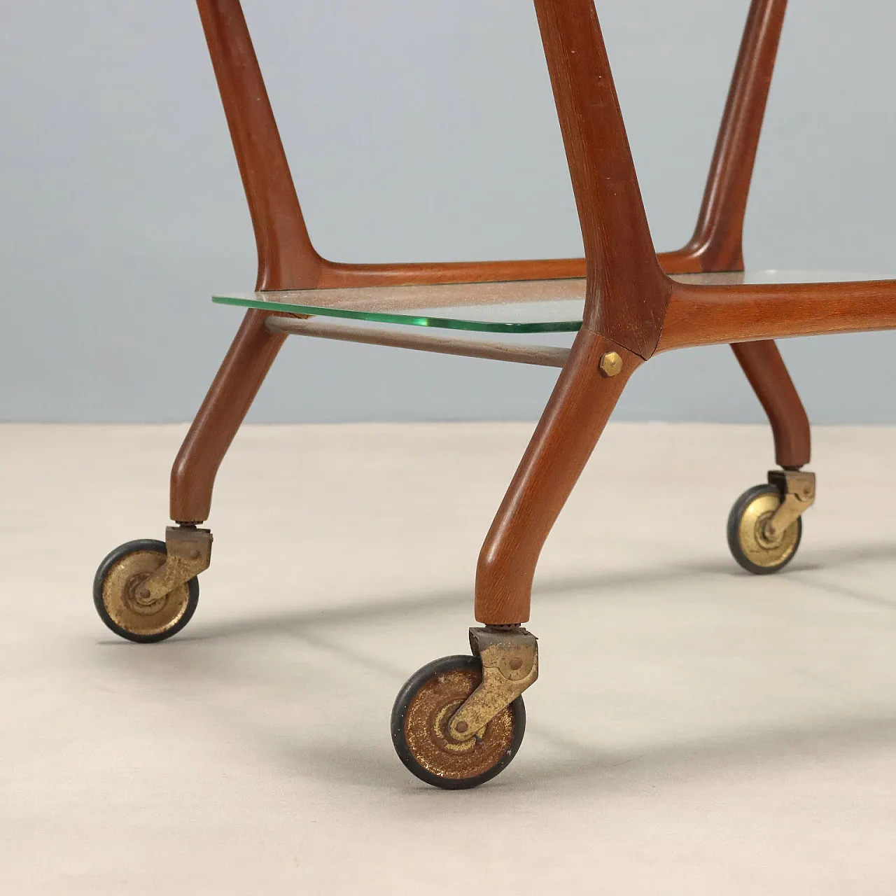 Carrello di servizio in faggio e vetro, metà '900 5