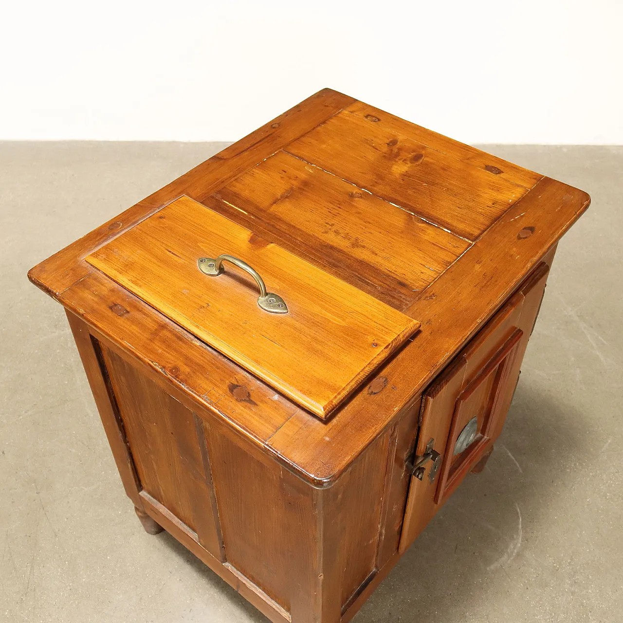 Spruce ice cabinet, late 19th century 8