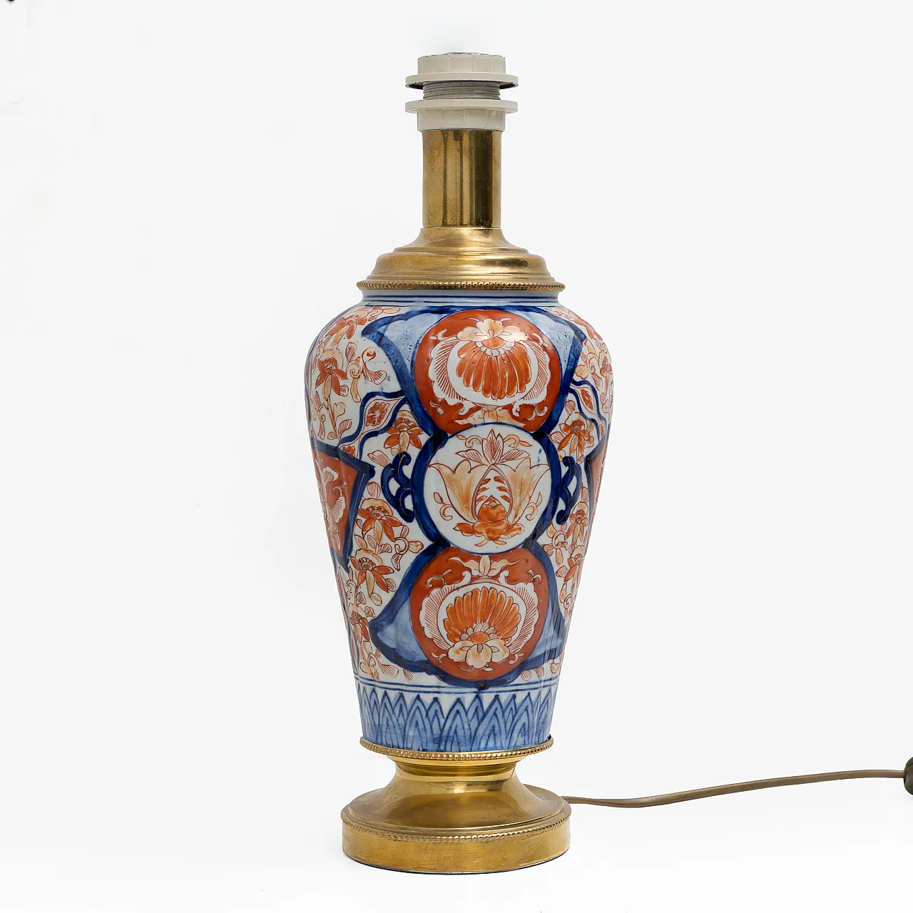 Pair of Imari Meiji porcelain vases with gilt bronze supports, 19th c. 3