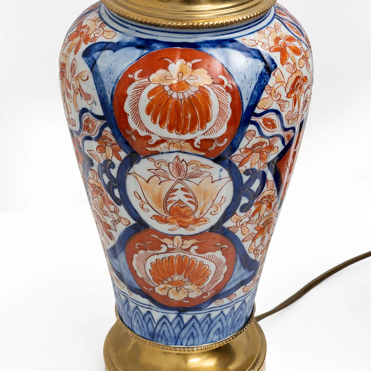 Pair of Imari Meiji porcelain vases with gilt bronze supports, 19th c. 5