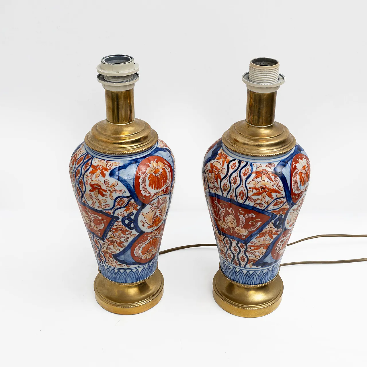 Pair of Imari Meiji porcelain vases with gilt bronze supports, 19th c. 7