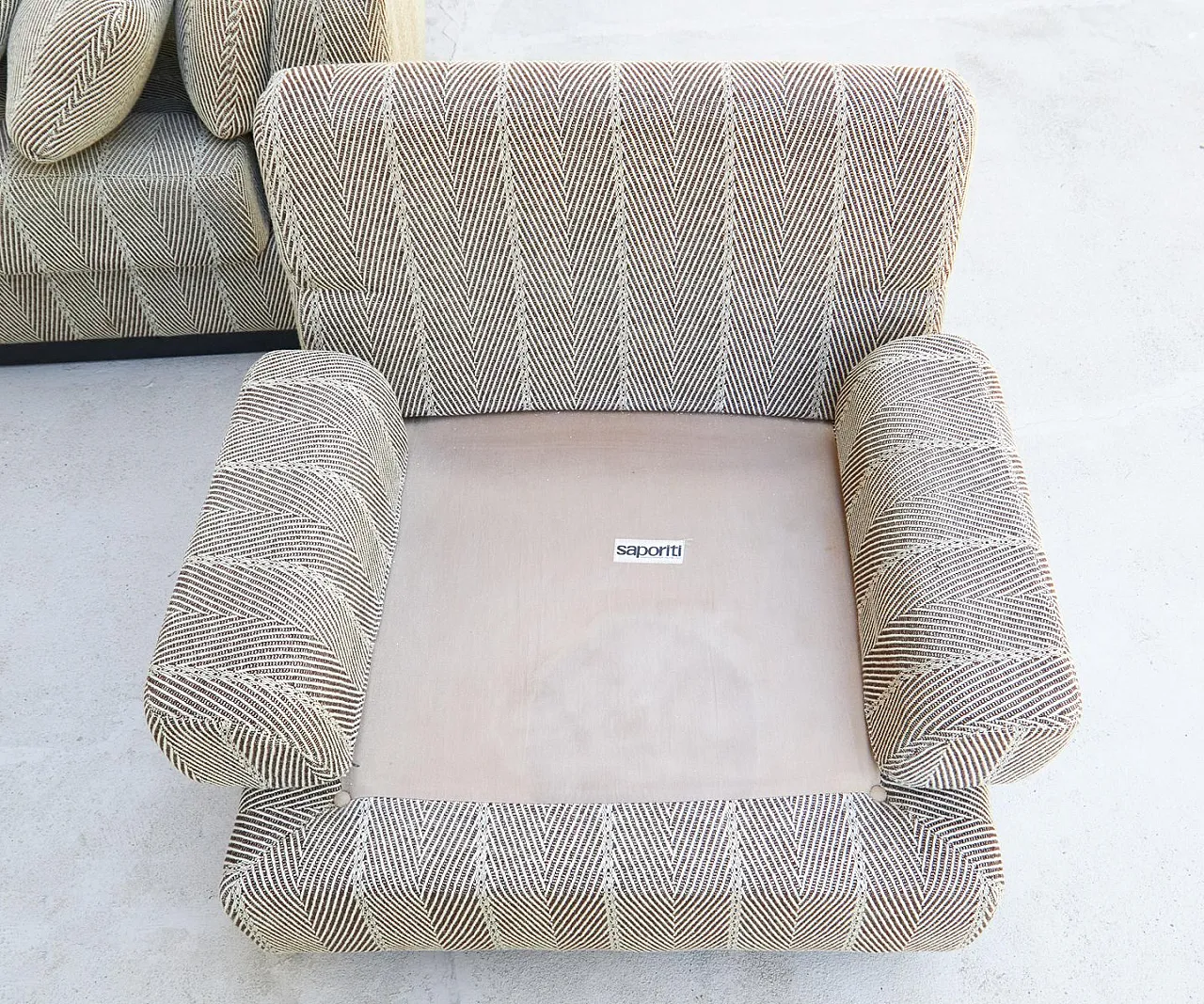 Pair of armchairs by Saporiti, 1970s 8