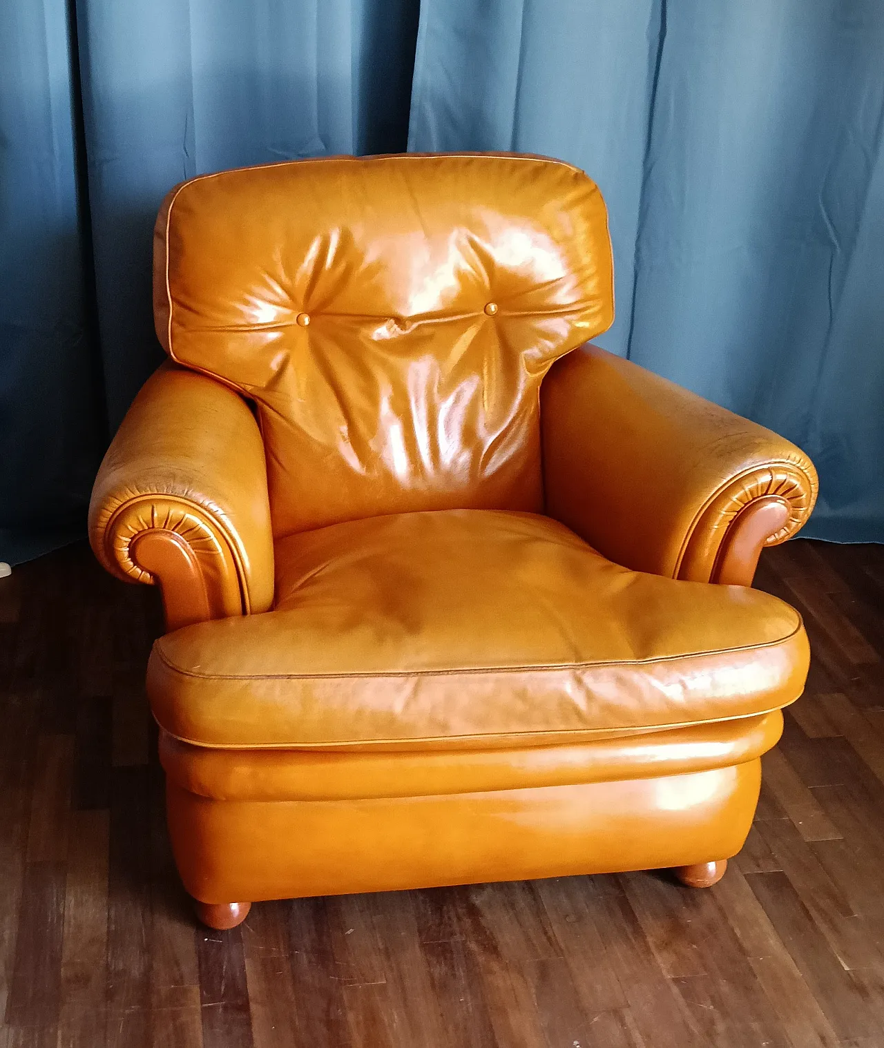 Frau armchair, mod. Dream. 80s 1