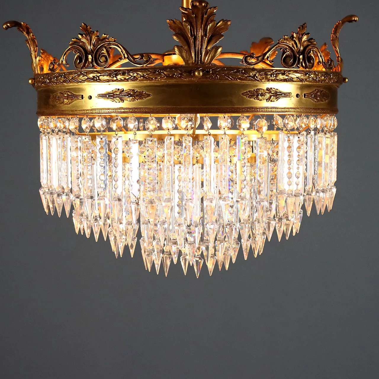 Coppia di lampadari stile Impero in metallo dorato, primo '900 4