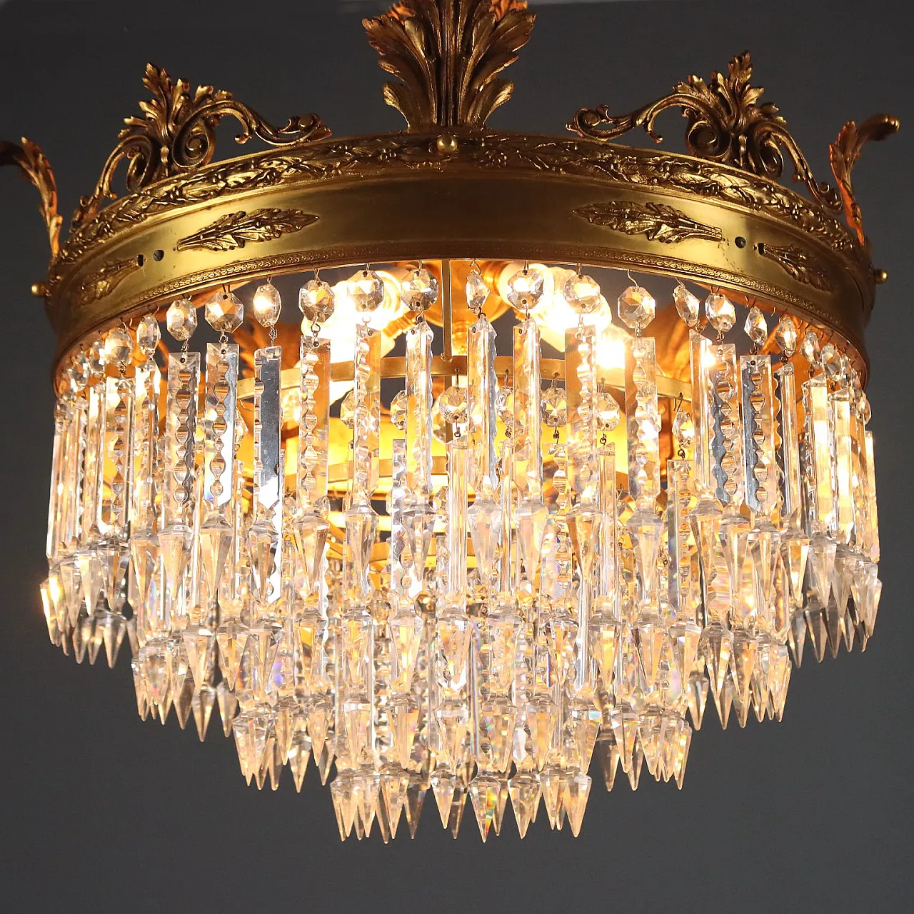 Coppia di lampadari stile Impero in metallo dorato, primo '900 7
