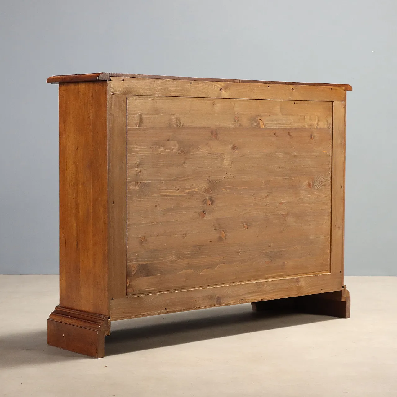 Credenza in noce scantonata, '900 10