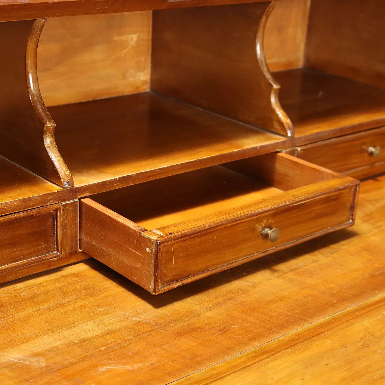 English style flap in mahogany veneer, 20th century 5