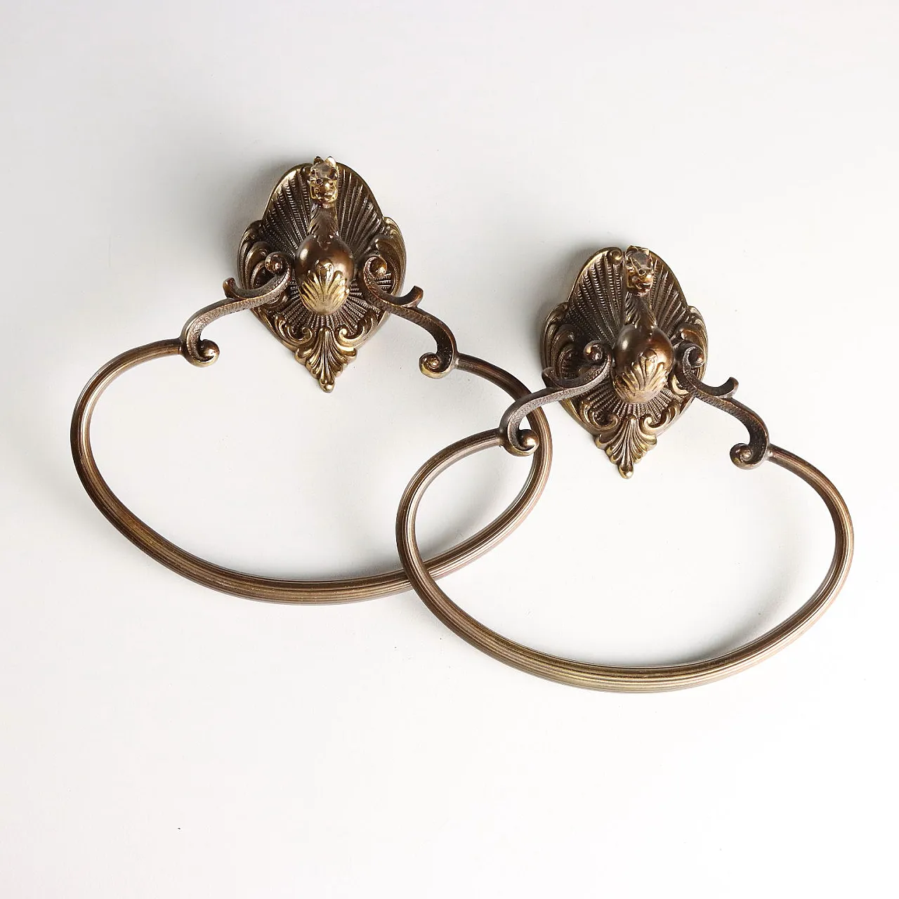 Equestrian themed bathroom accessory set, 20th century 5