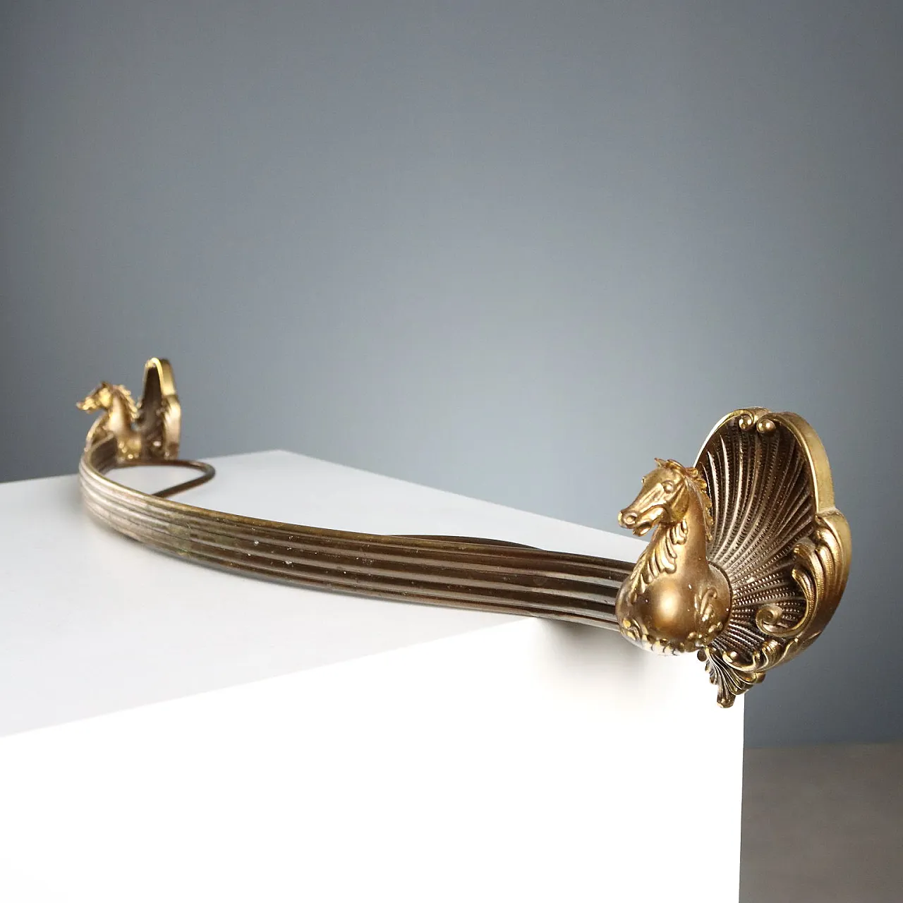 Equestrian themed bathroom accessory set, 20th century 7