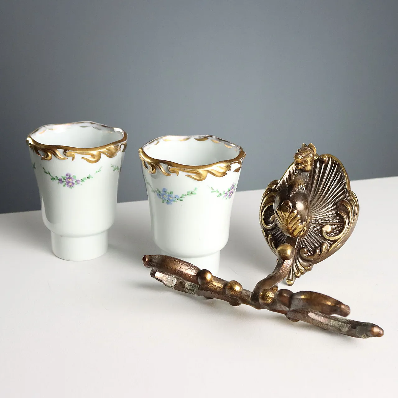 Equestrian themed bathroom accessory set, 20th century 10