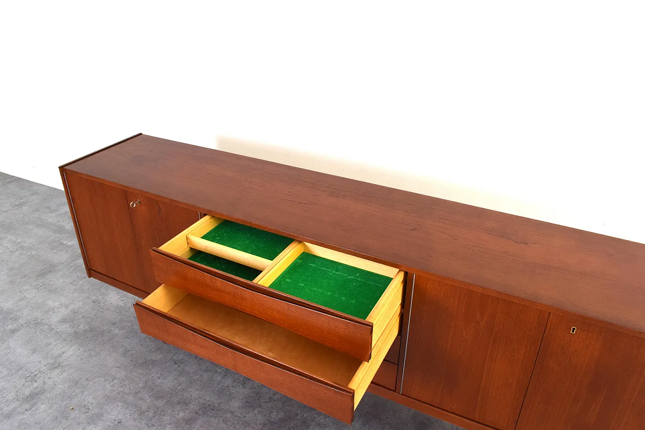 Credenza Mid-Century in teak di Skeie & Co. Norheimsund, anni '60. 17