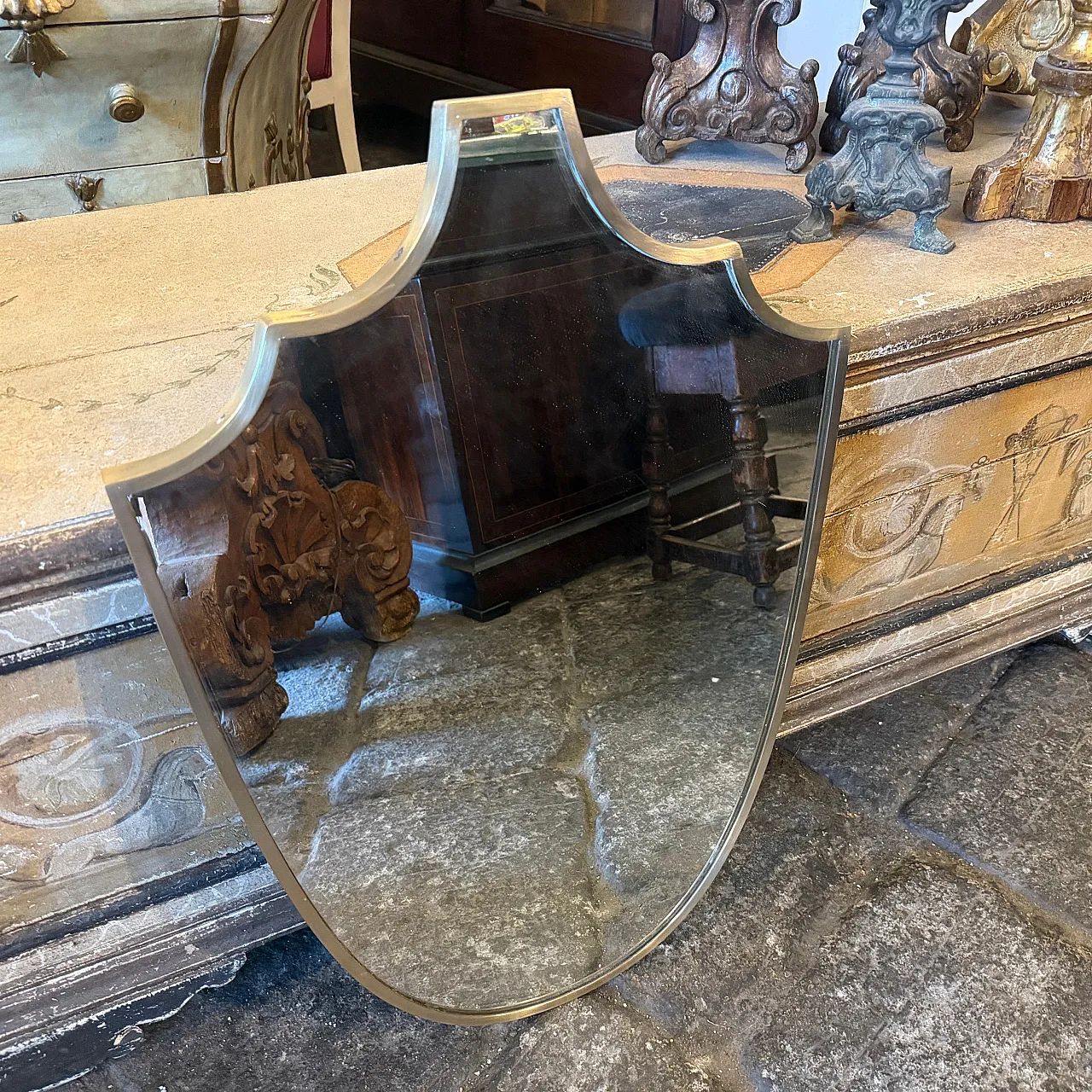 Specchio a forma di scudo in ottone massiccio di Gio Ponti, anni ’50 3
