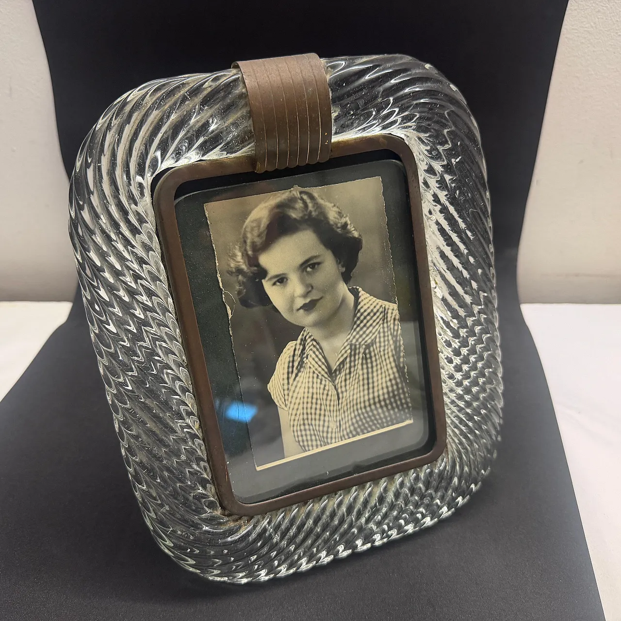 Barovier attributed Murano glass and brass picture frame, 1930s 5