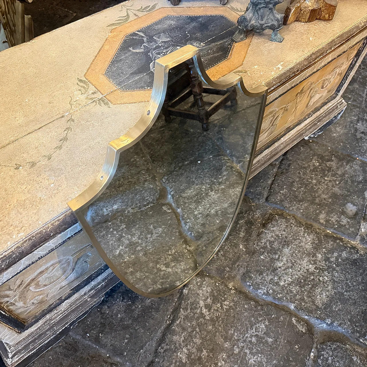 Specchio a forma di scudo in ottone massiccio di Gio Ponti, anni ’50 6