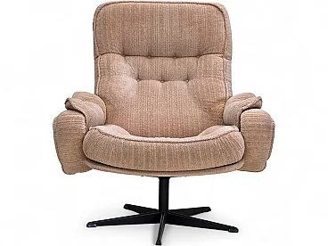 Anni '70, poltrona girevole danese, tessuto d'arredo beige.