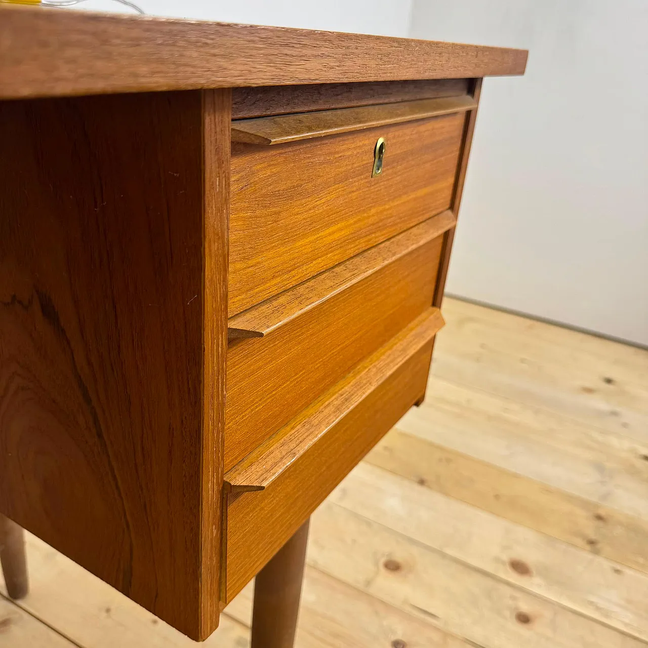 Scrittoio danese in teak, anni ’60 3